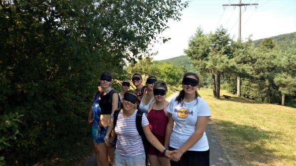 Teambuilding blind auf dem Radweg - wir haben alle überlebt!